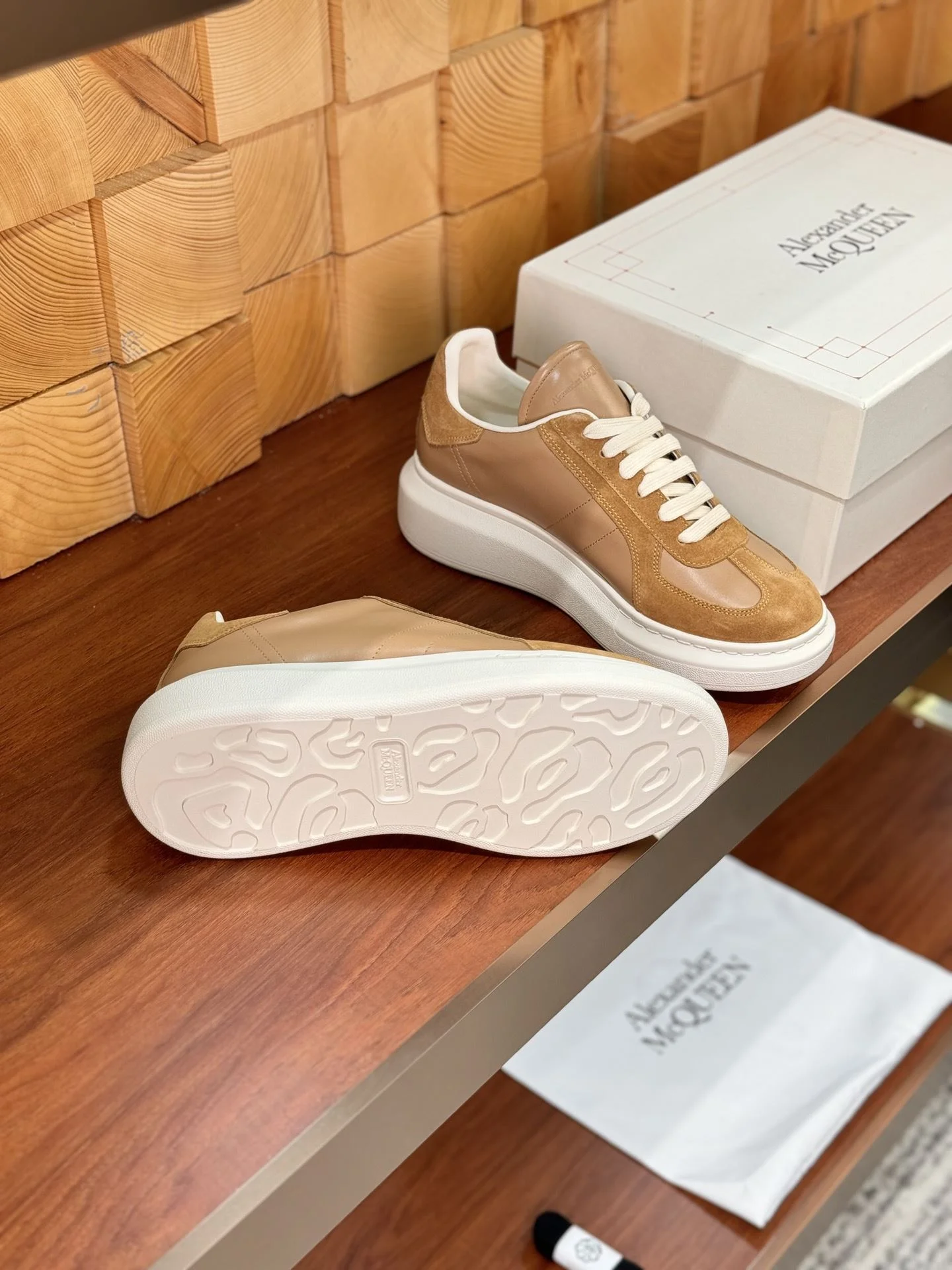 Alexander Mcqueen Low Shoes Cozy 16396