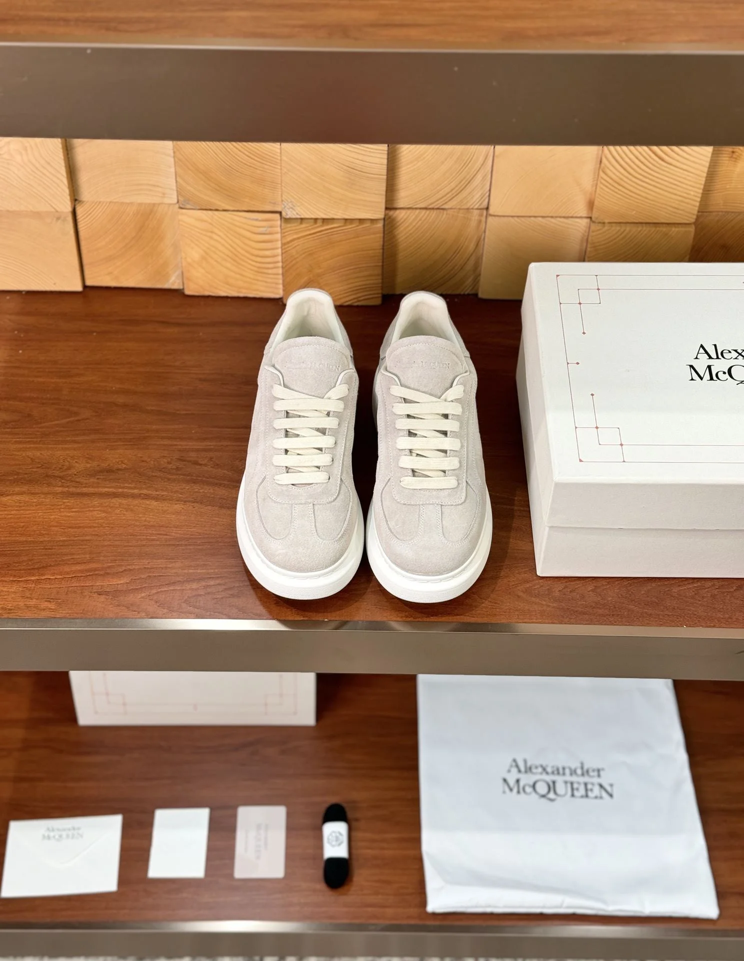 Premium Alexander Mcqueen Low Shoes 16413