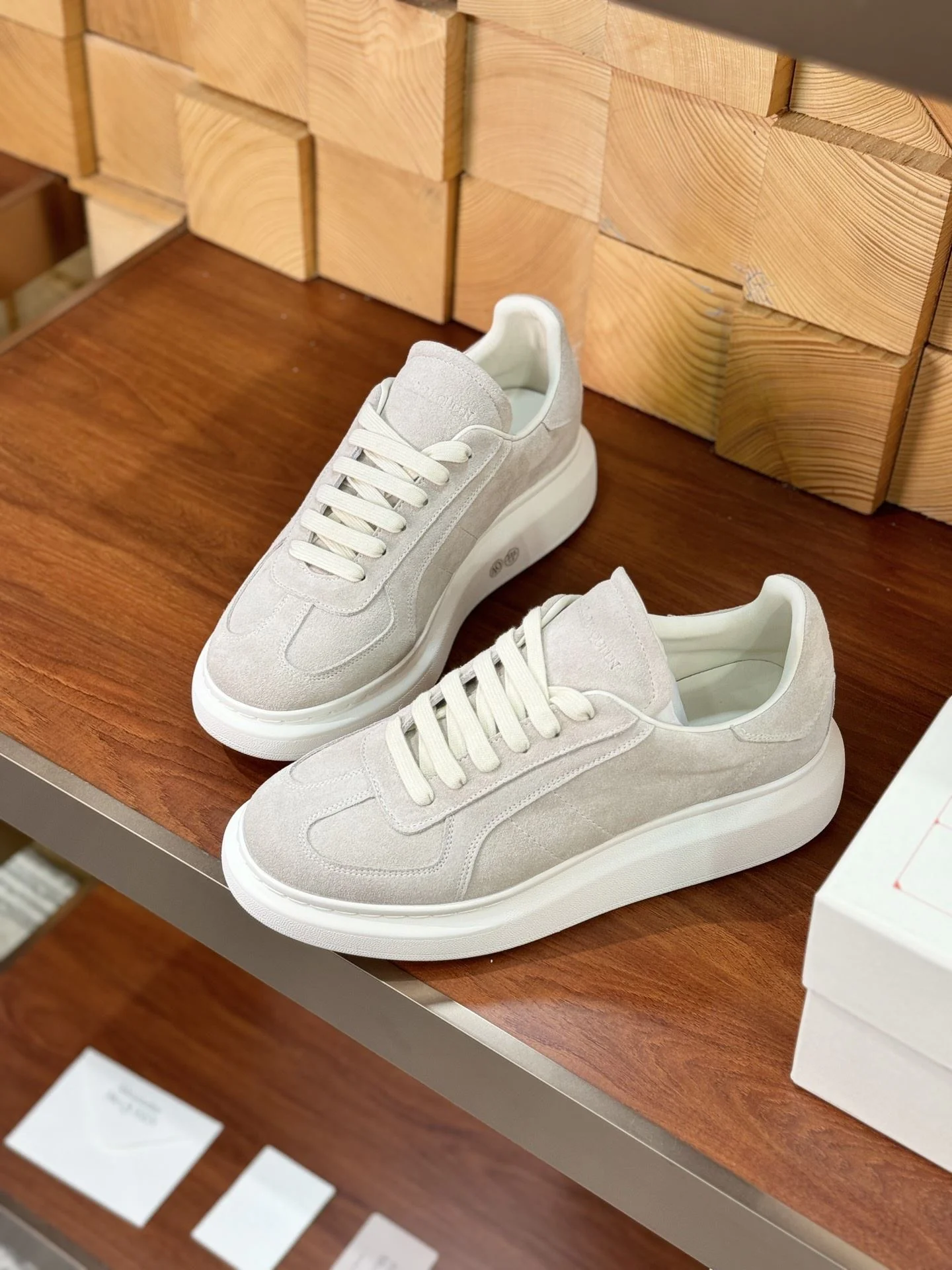 Premium Alexander Mcqueen Low Shoes 16413