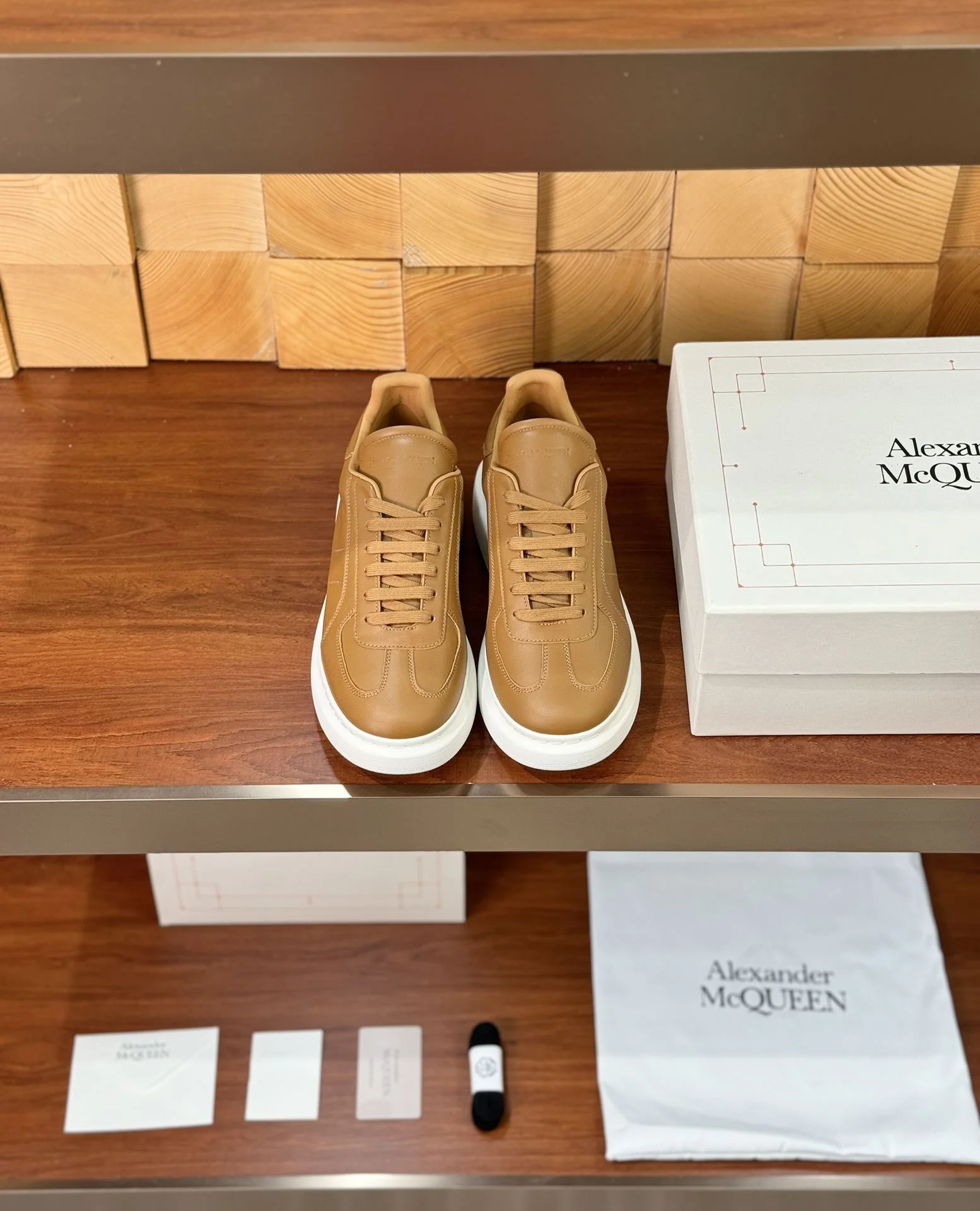 Alexander Mcqueen Low Shoes Refined 16389