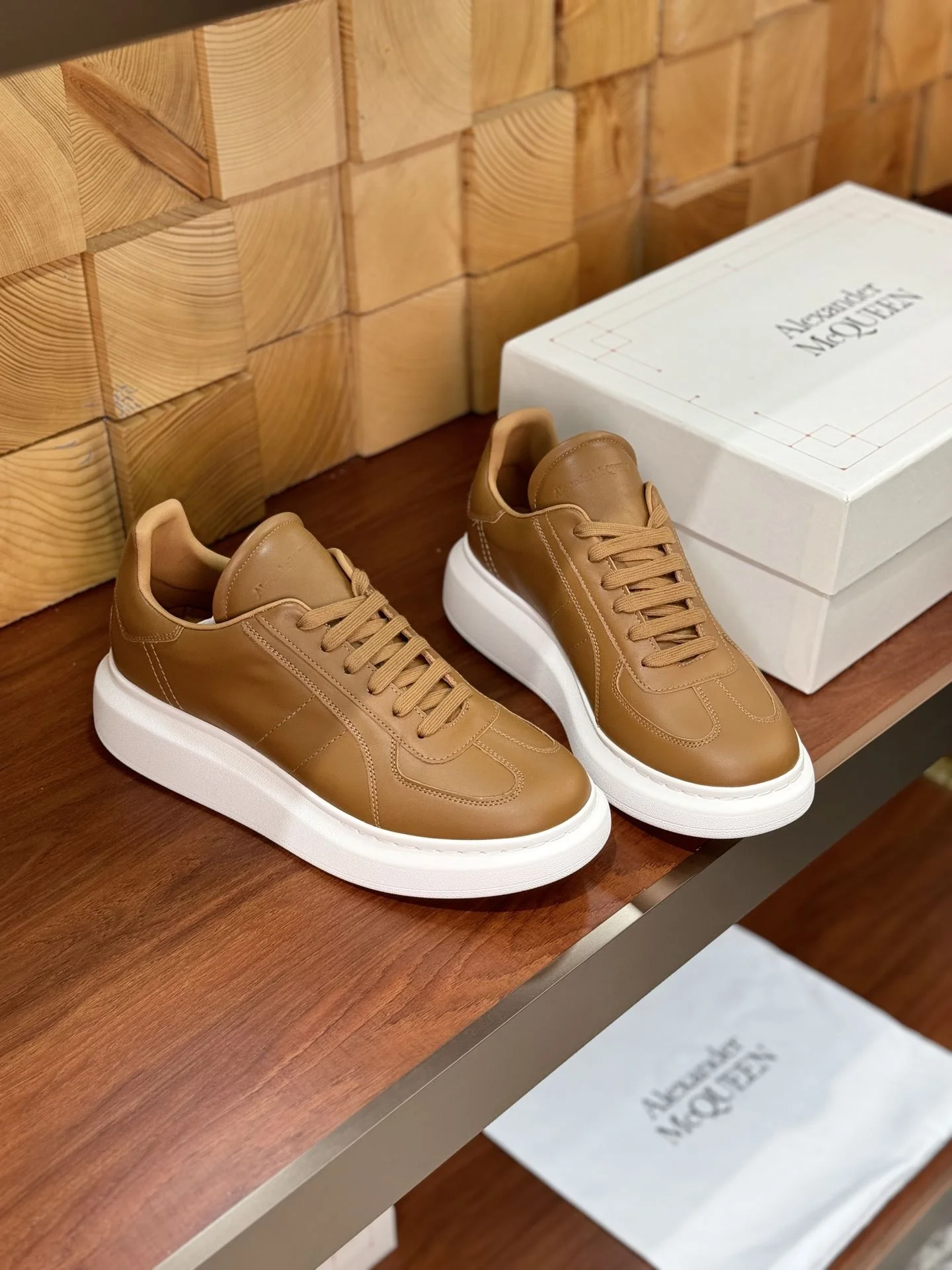 Alexander Mcqueen Low Shoes Refined 16389