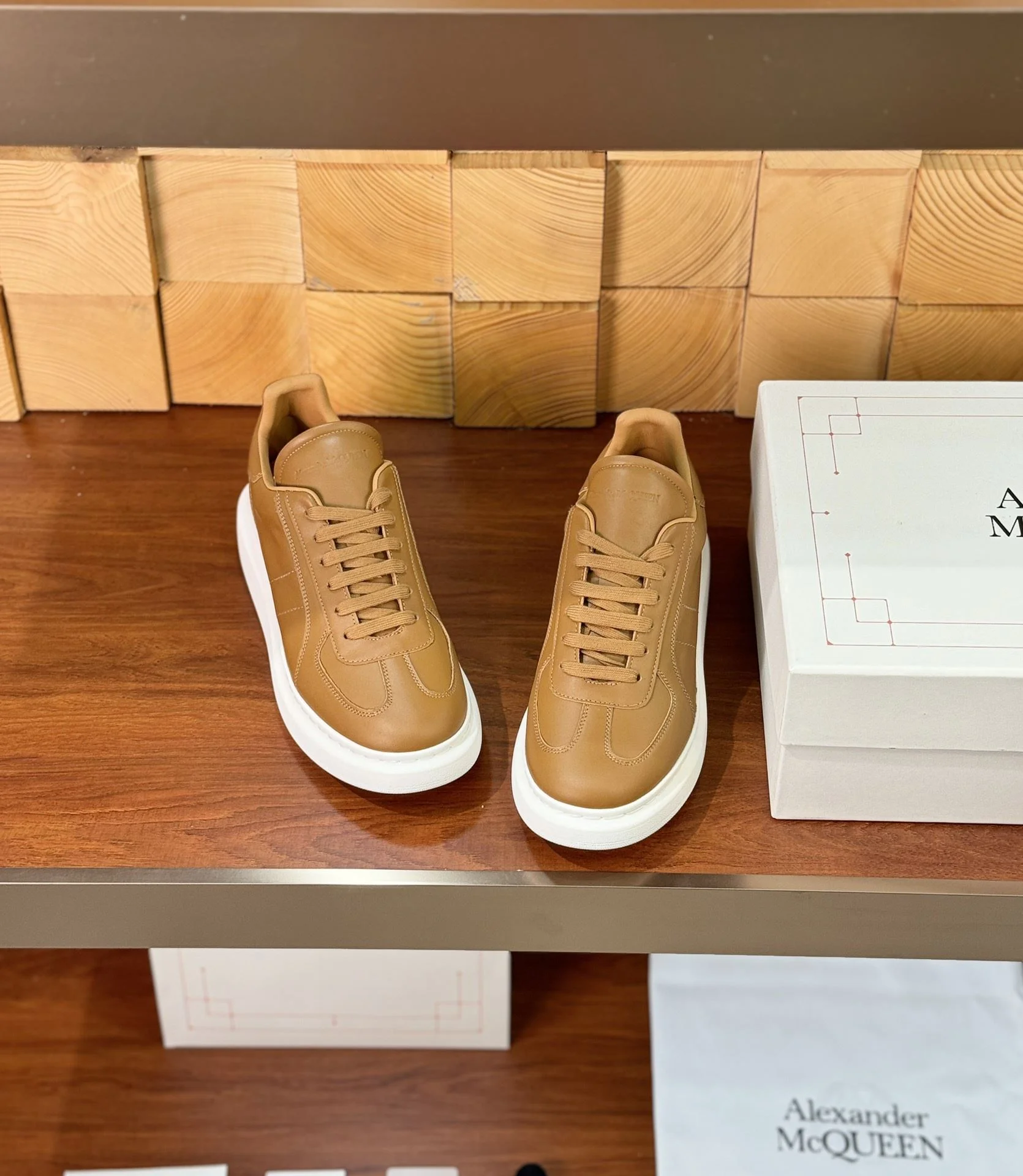 Alexander Mcqueen Low Shoes Refined 16389