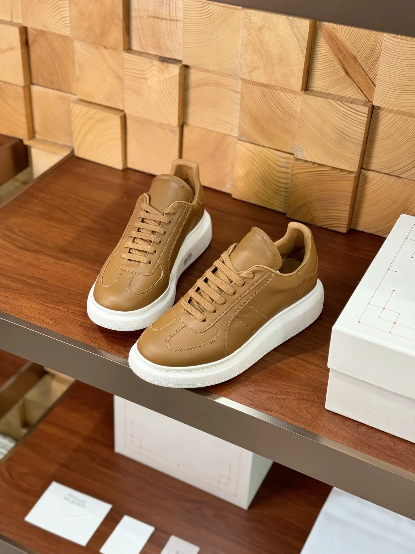 Alexander Mcqueen Low Shoes Refined 16389
