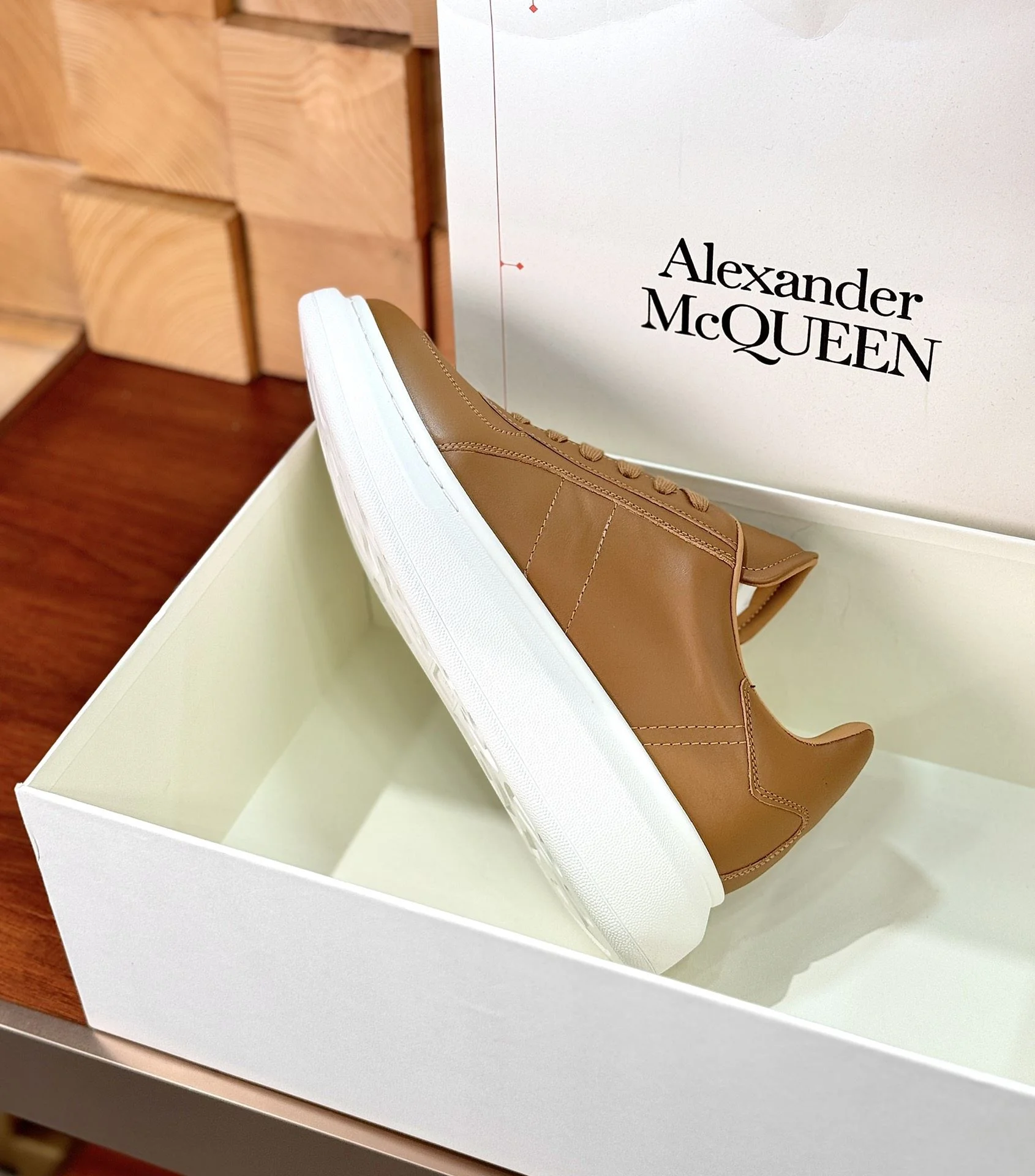 Alexander Mcqueen Low Shoes Refined 16389