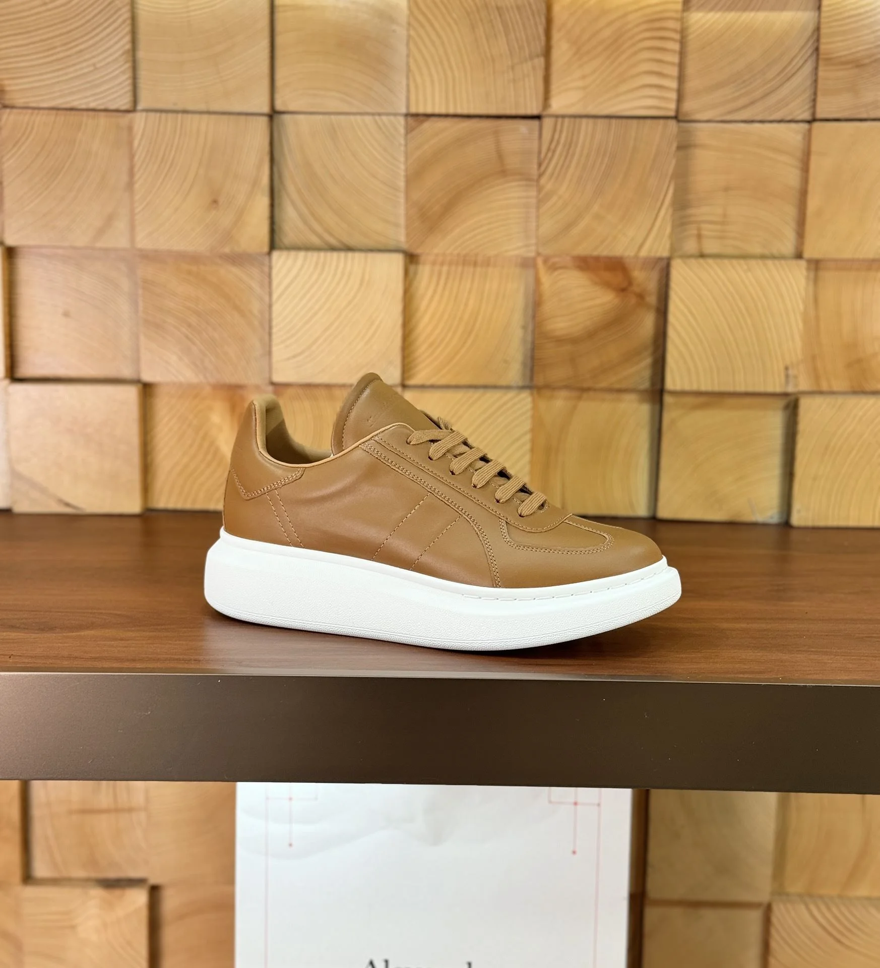 Alexander Mcqueen Low Shoes Refined 16389