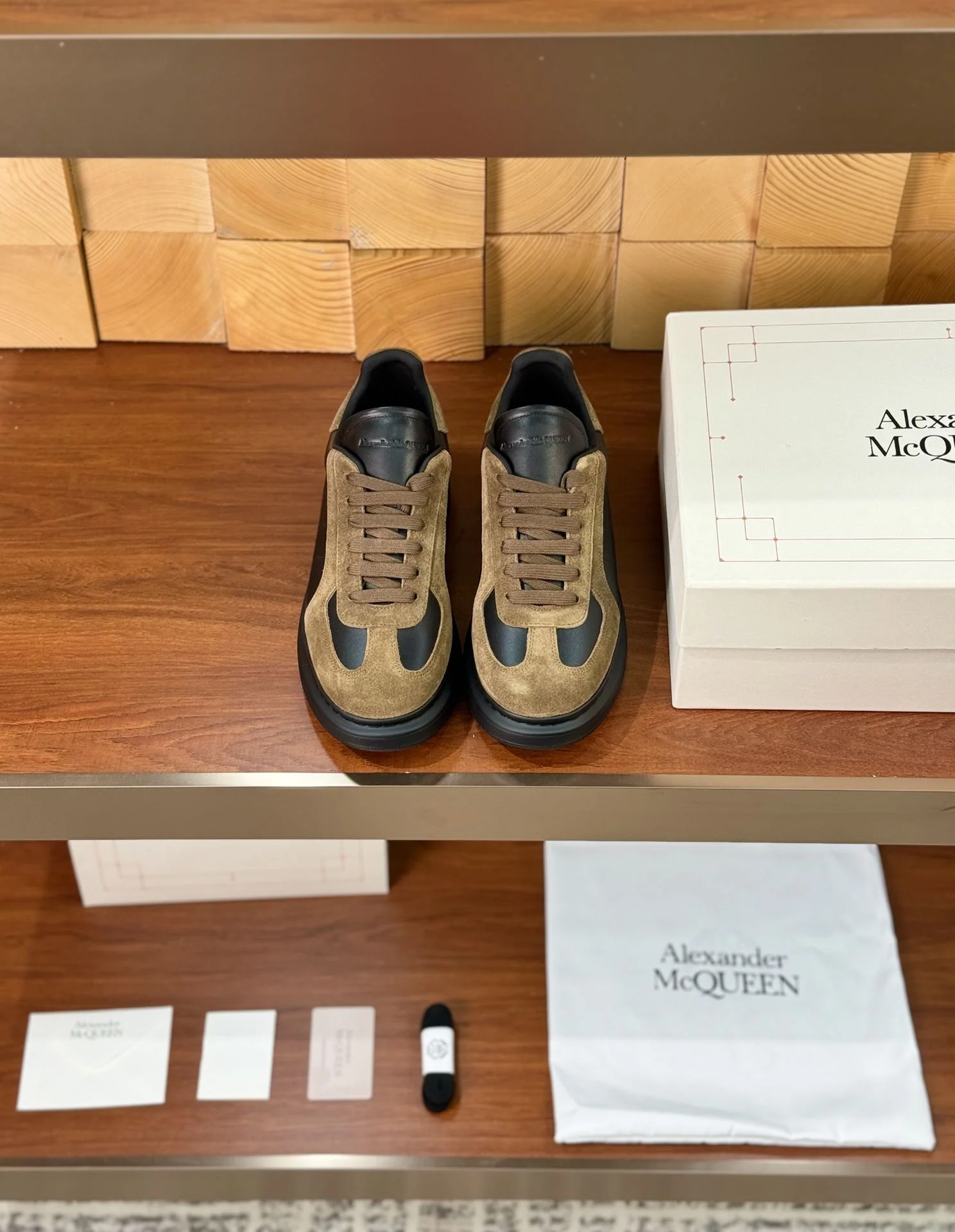 Premium Alexander Mcqueen Low Shoes 16392