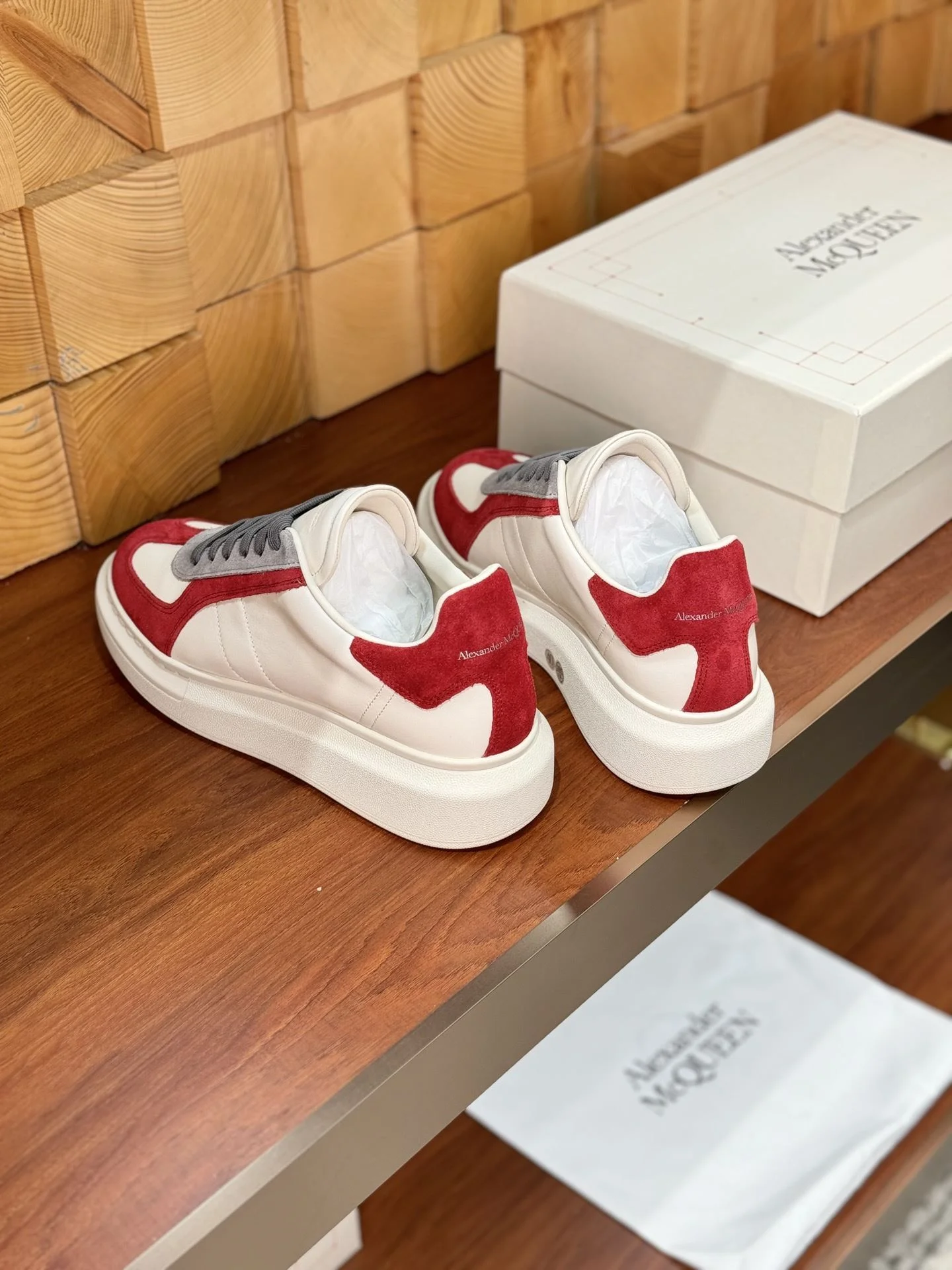 Alexander Mcqueen Low Shoes Modern 16388