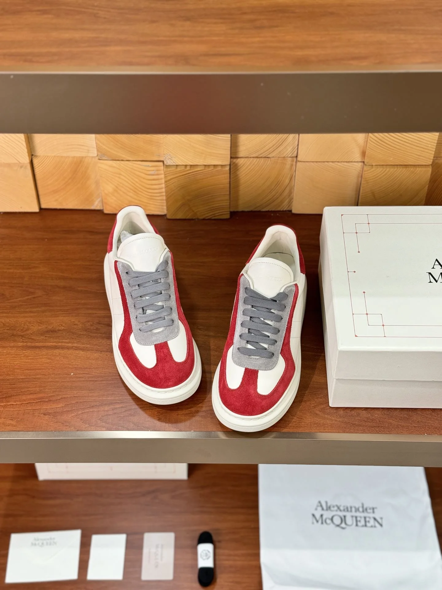 Alexander Mcqueen Low Shoes Modern 16388