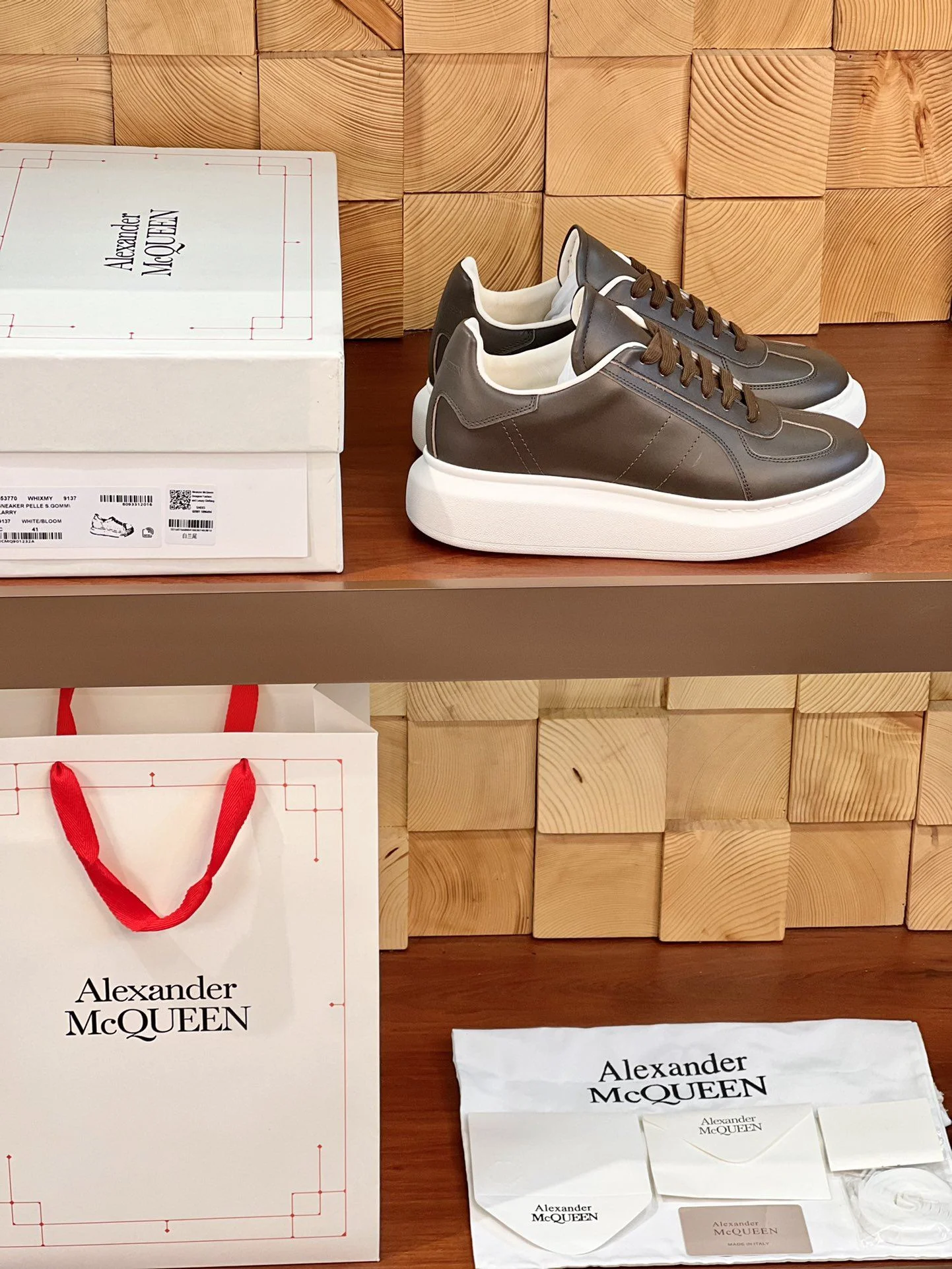 Alexander Mcqueen Low Shoes Refined 16478