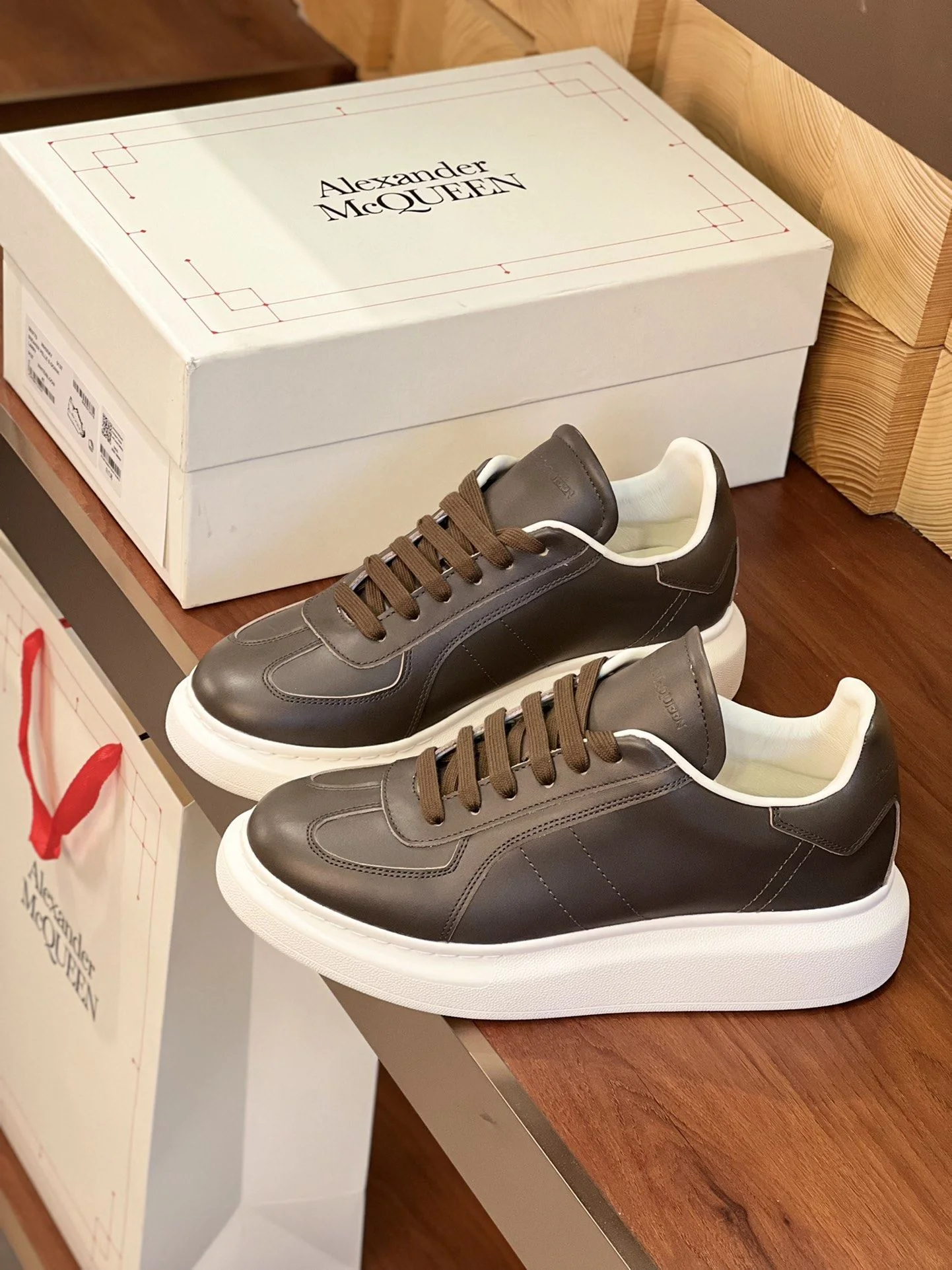 Alexander Mcqueen Low Shoes Refined 16478