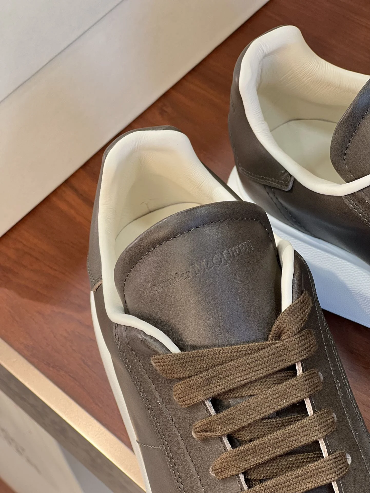 Alexander Mcqueen Low Shoes Refined 16478