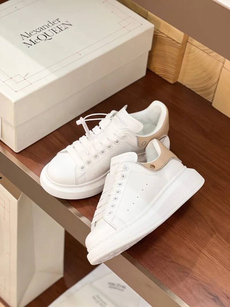 Alexander Mcqueen Low Shoes Seasonal 16486