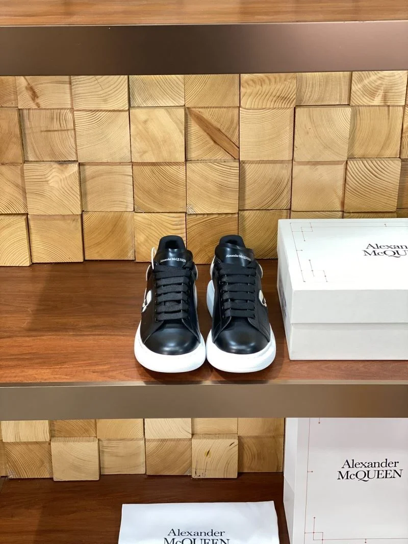 Alexander Mcqueen Low Shoes Refined 16474
