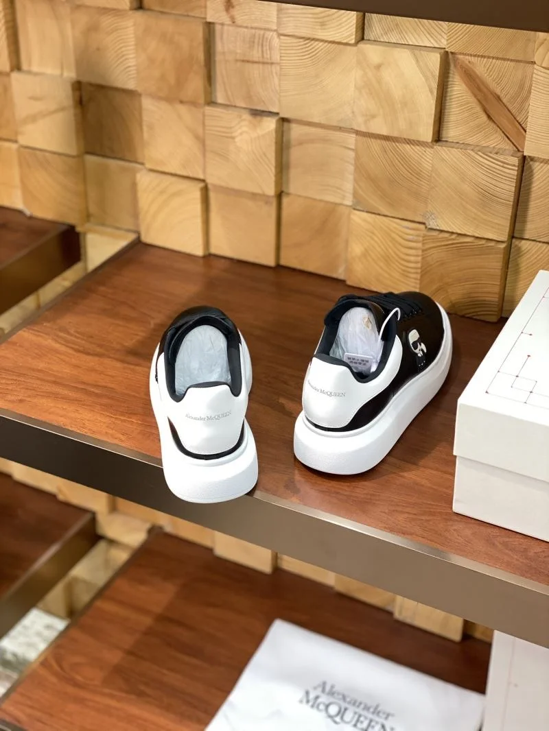 Alexander Mcqueen Low Shoes Refined 16474
