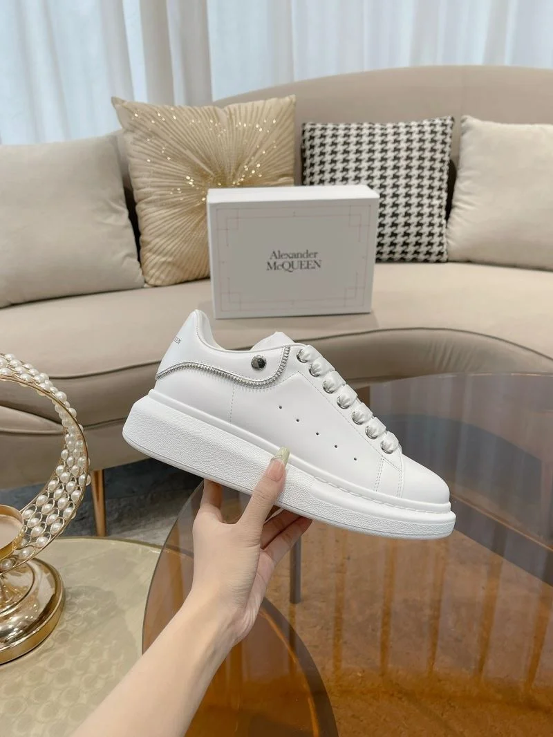 Alexander Mcqueen Low Shoes RelaxedFit 16493