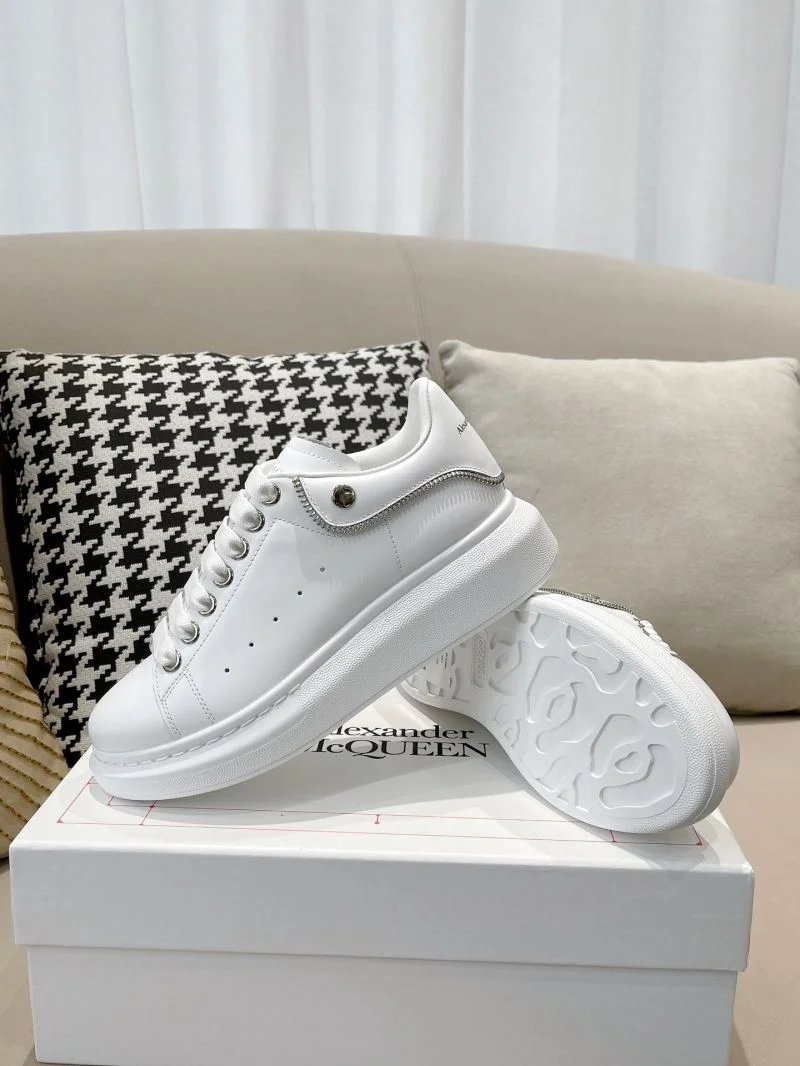 Alexander Mcqueen Low Shoes RelaxedFit 16493