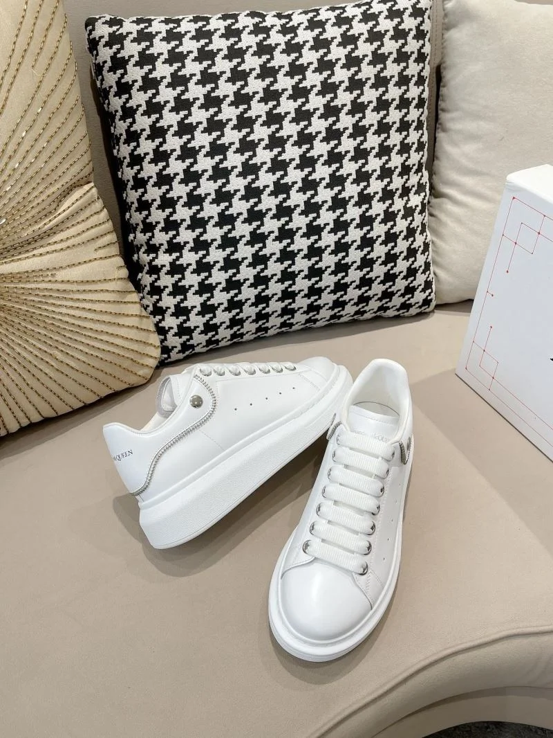 Alexander Mcqueen Low Shoes RelaxedFit 16493