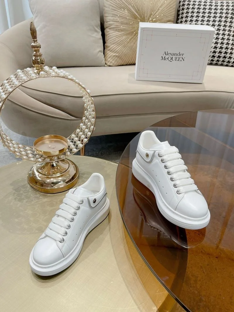 Alexander Mcqueen Low Shoes RelaxedFit 16493