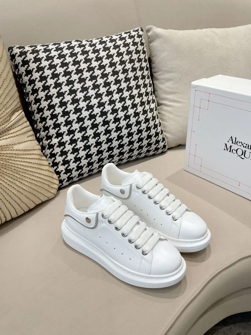 Alexander Mcqueen Low Shoes RelaxedFit 16493