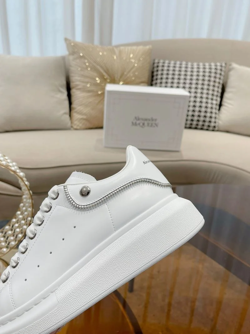 Alexander Mcqueen Low Shoes RelaxedFit 16493