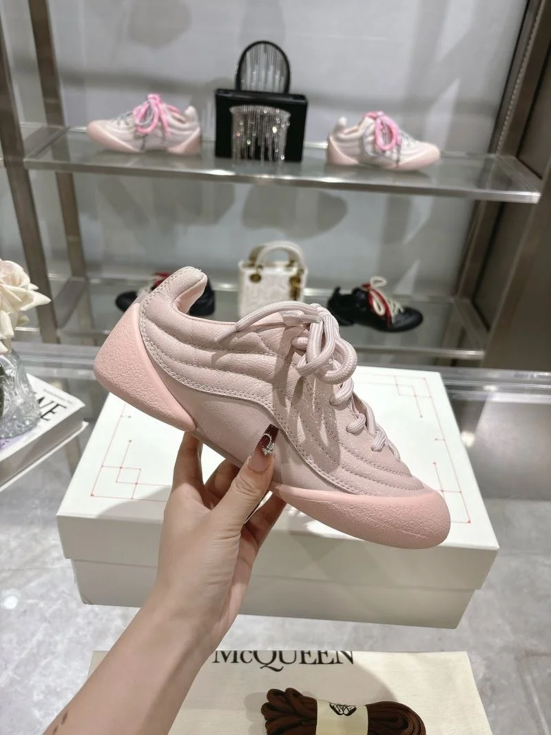 Alexander Mcqueen Low Shoes Sleek 16432