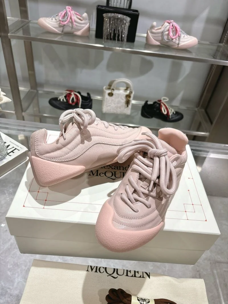 Alexander Mcqueen Low Shoes Sleek 16432