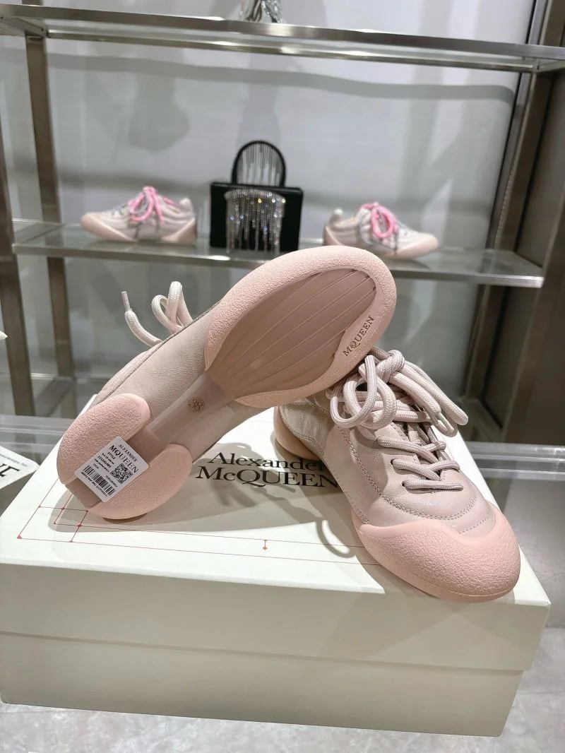 Alexander Mcqueen Low Shoes Sleek 16432