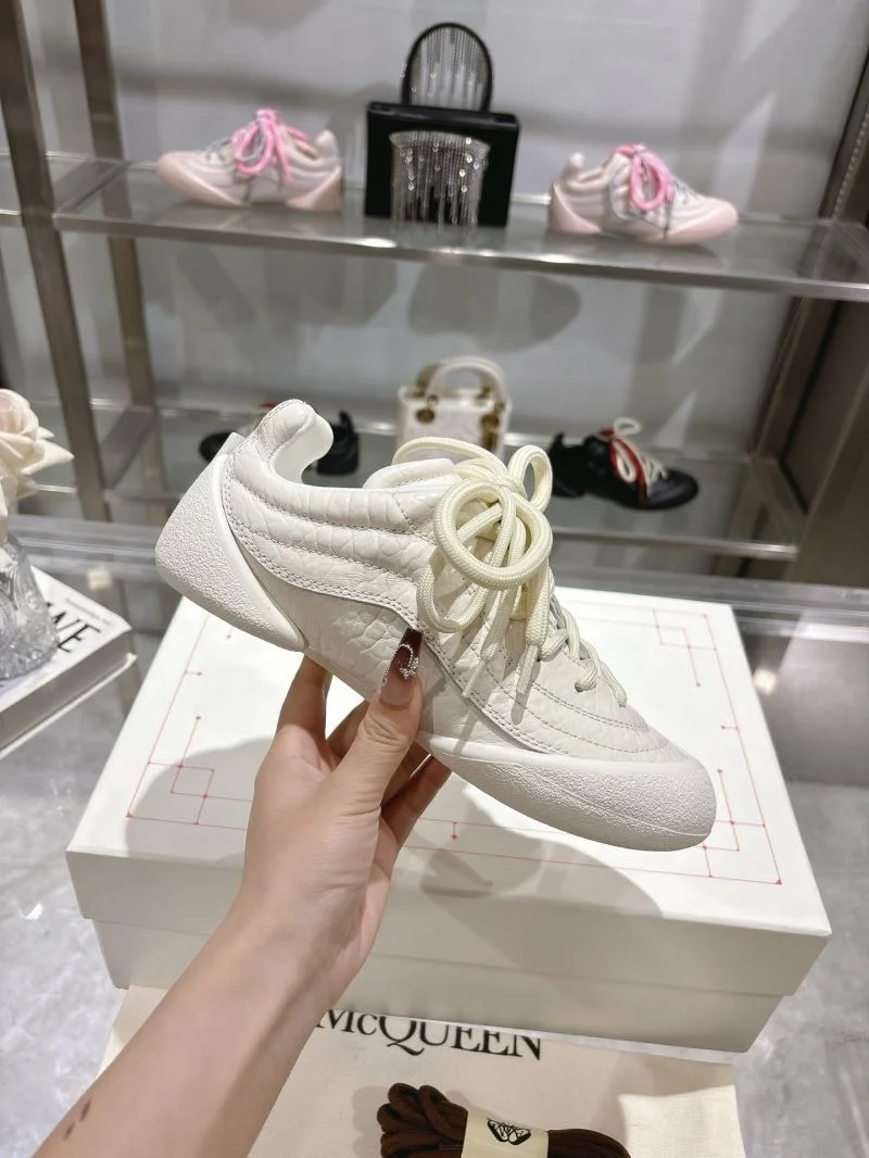 Alexander Mcqueen Low Shoes Snug 16411