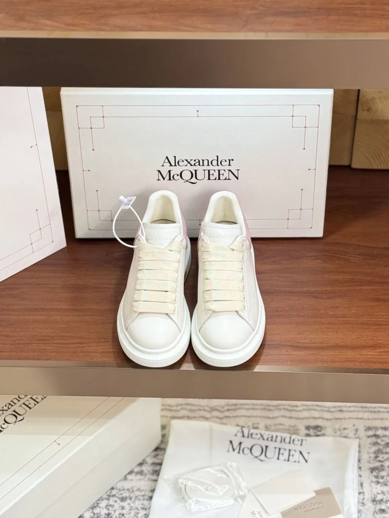 Alexander Mcqueen Low Shoes Lightweight 16526