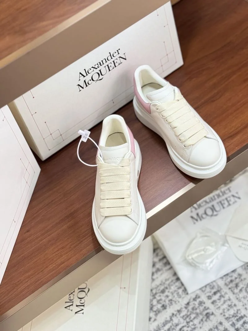 Alexander Mcqueen Low Shoes Lightweight 16526