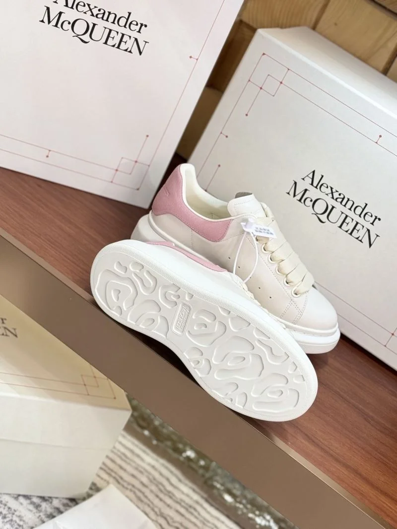 Alexander Mcqueen Low Shoes Lightweight 16526