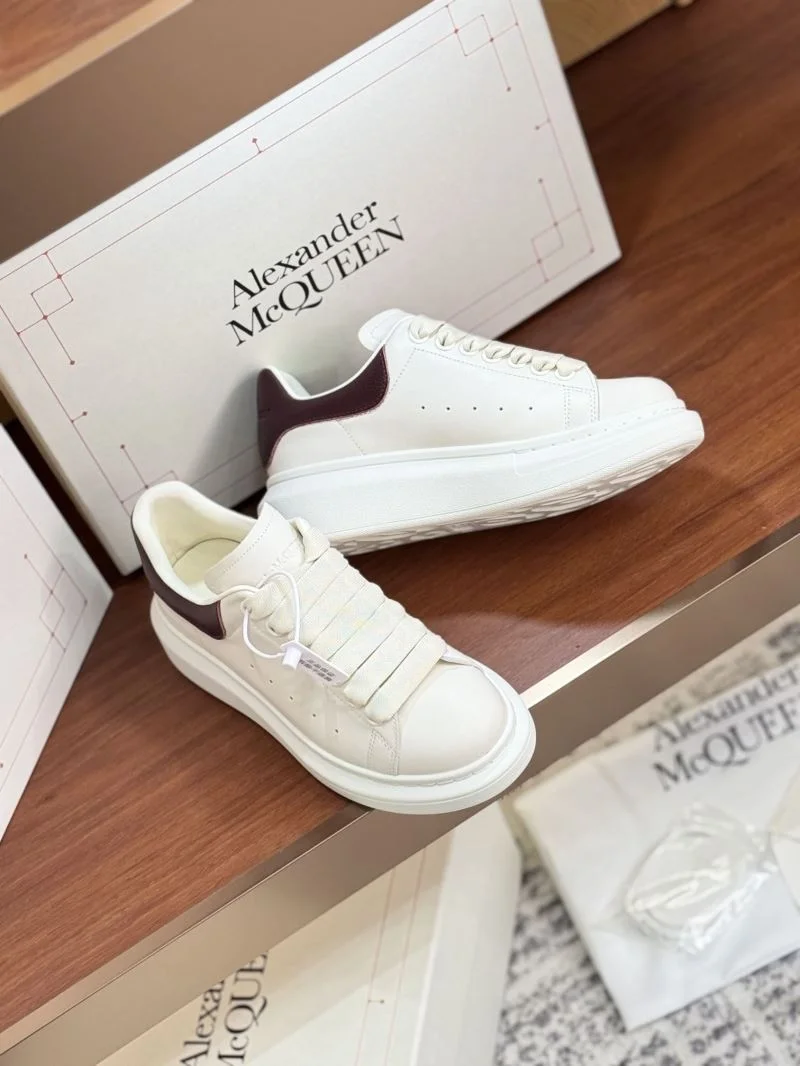 Lightweight Alexander Mcqueen Low Shoes 16530