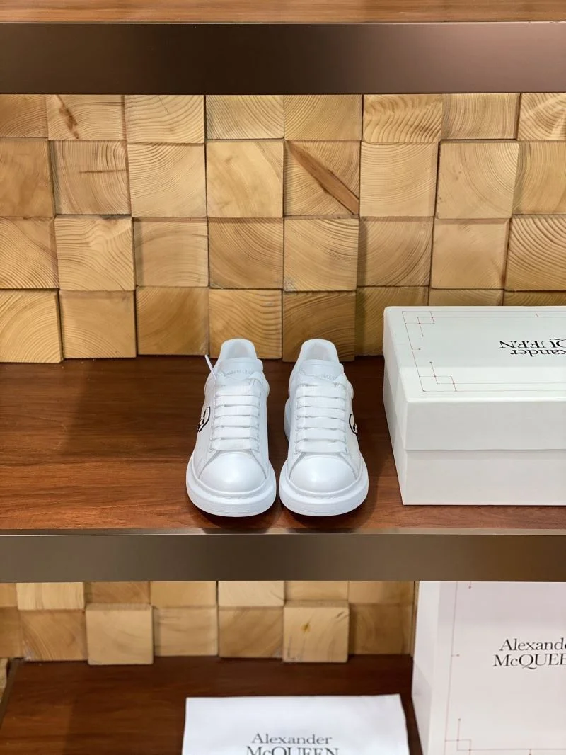SunProtective Alexander Mcqueen Low Shoes 16541