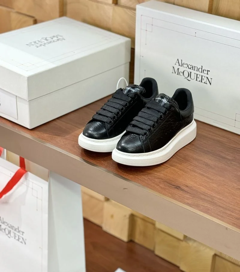 Cozy Alexander Mcqueen Low Shoes 16481