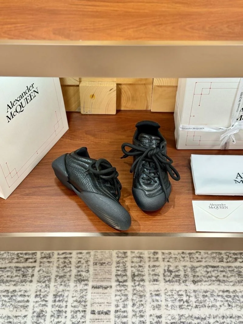 Alexander Mcqueen Low Shoes Seasonal 16449
