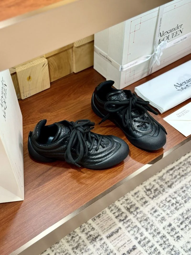 Alexander Mcqueen Low Shoes Seasonal 16449