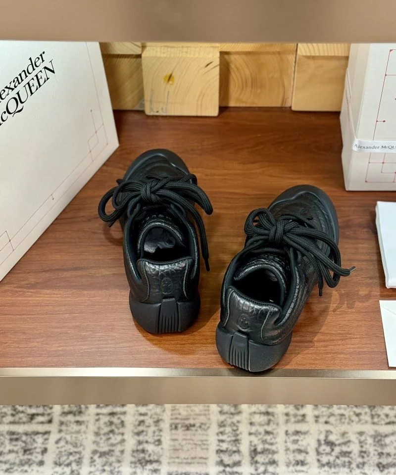 Alexander Mcqueen Low Shoes Seasonal 16449