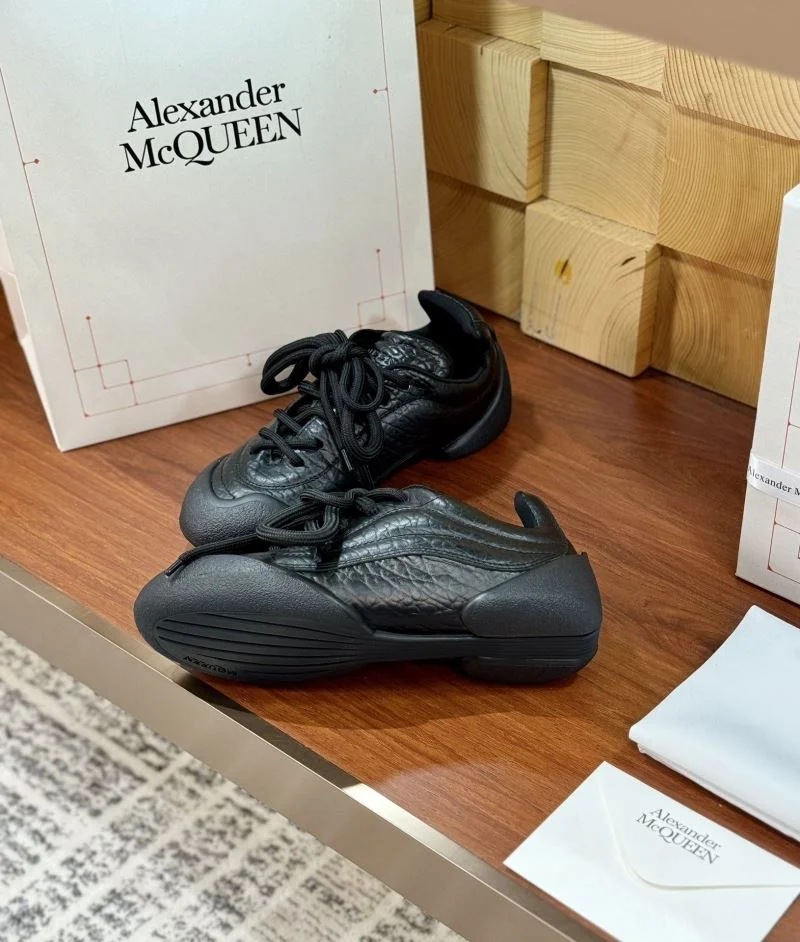 Alexander Mcqueen Low Shoes Seasonal 16449