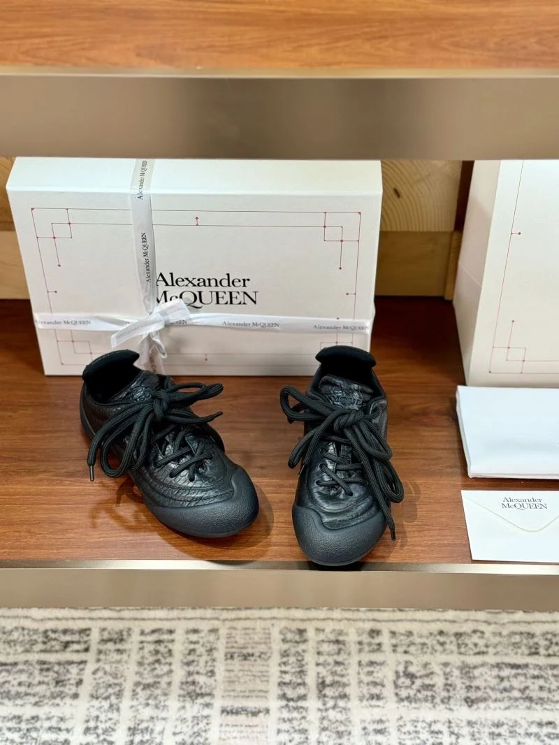 Alexander Mcqueen Low Shoes Seasonal 16449