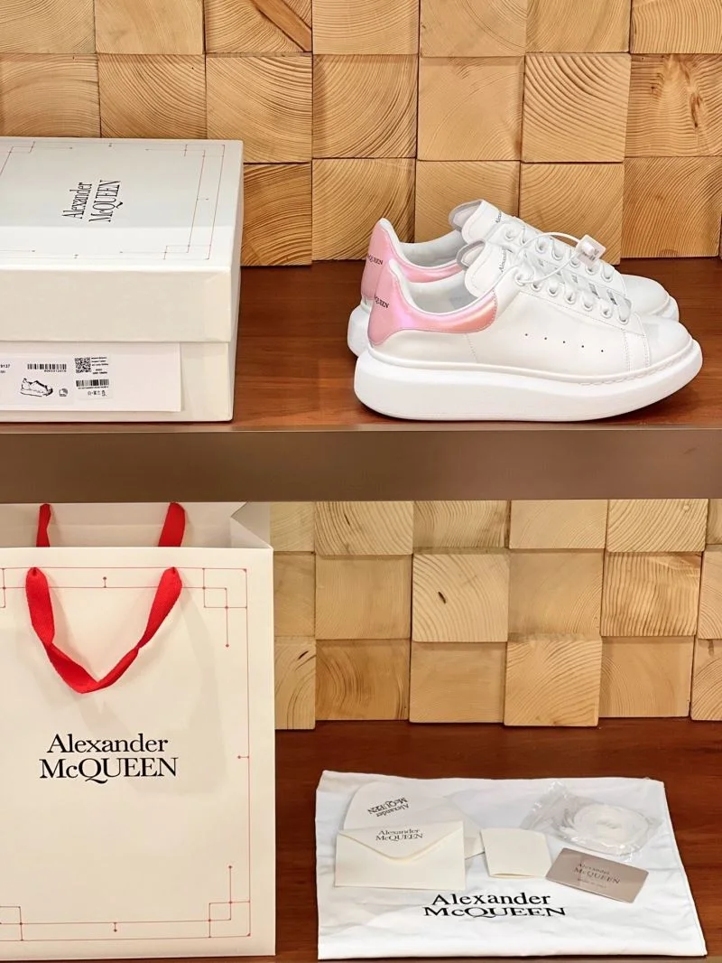 Alexander Mcqueen Low Shoes Sporty 16371