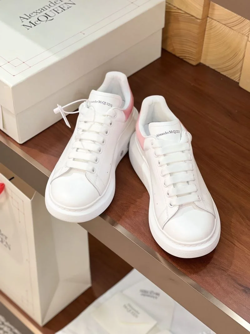 Alexander Mcqueen Low Shoes Sporty 16371