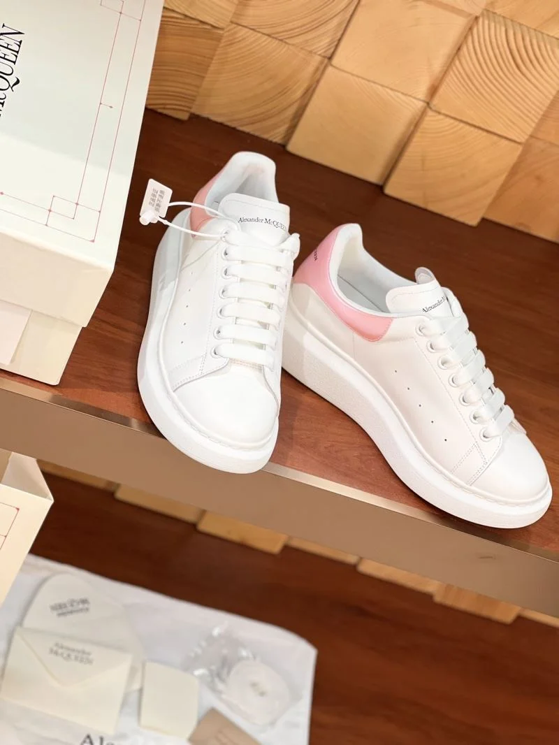 Alexander Mcqueen Low Shoes Sporty 16371