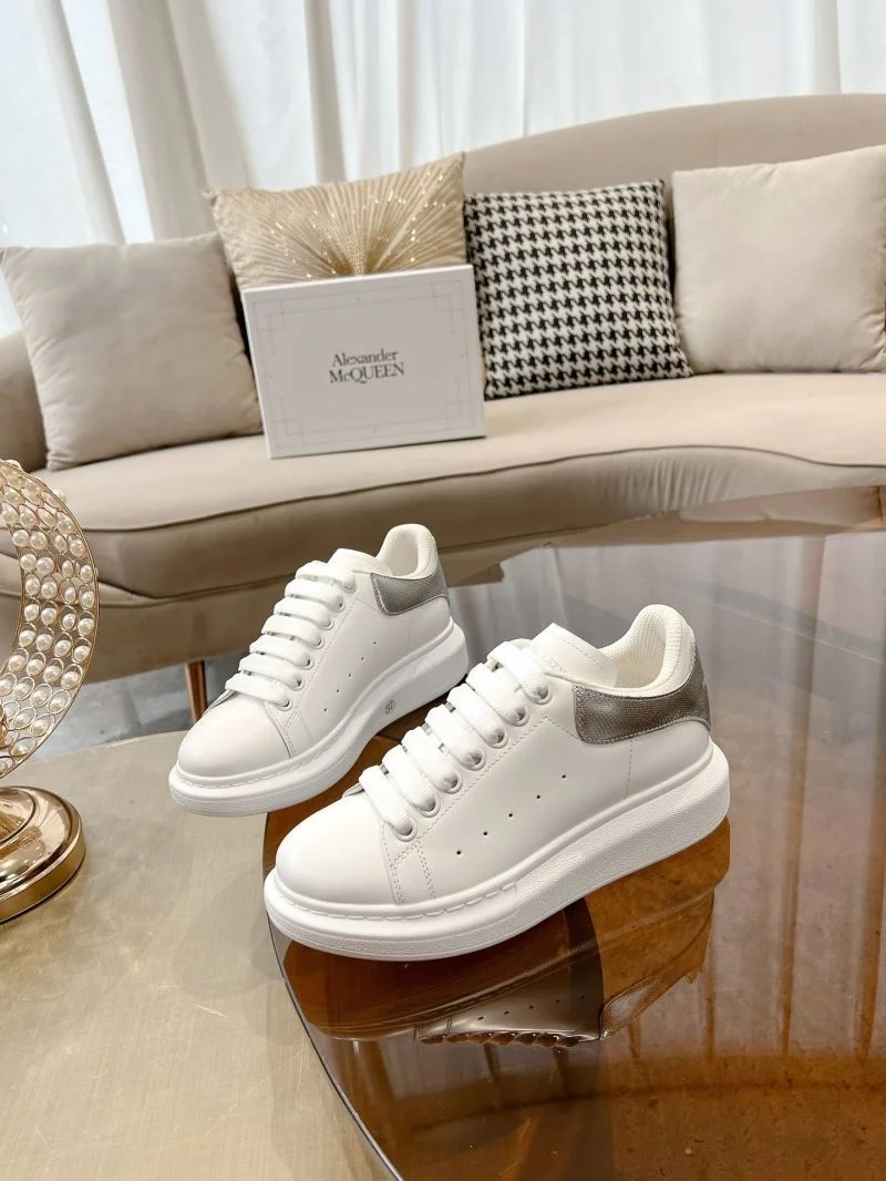 Alexander Mcqueen Low Shoes WaterResistant 16349