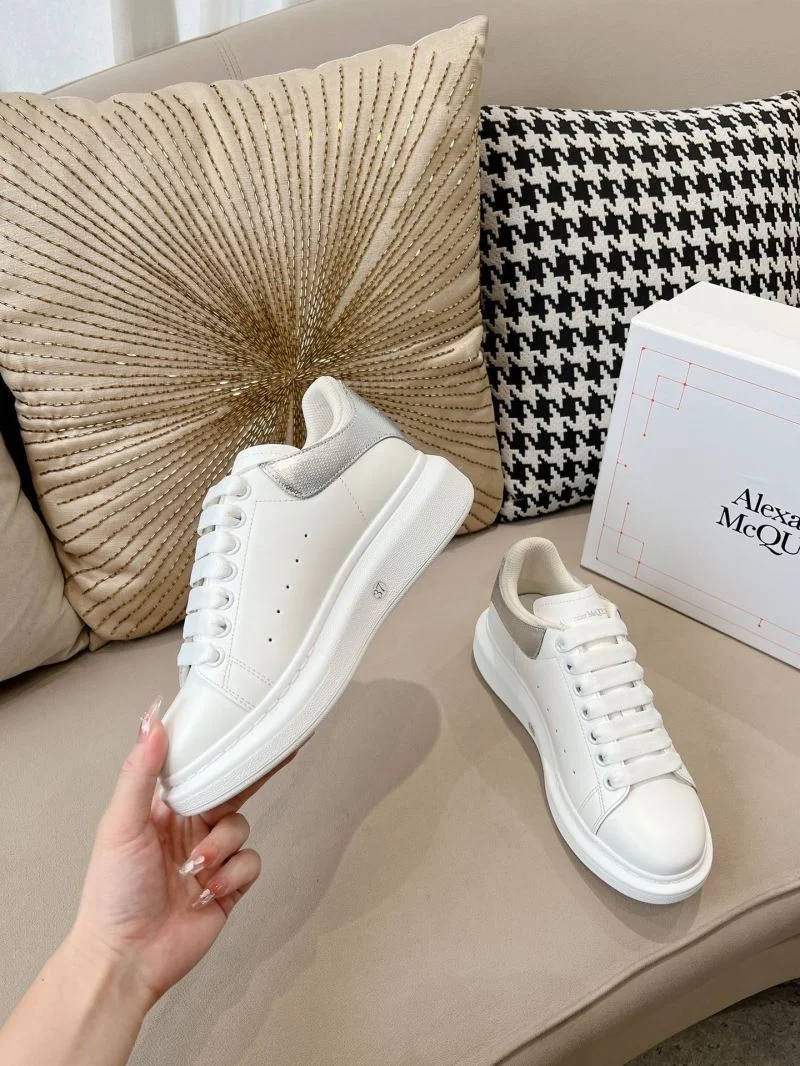 Alexander Mcqueen Low Shoes WaterResistant 16349