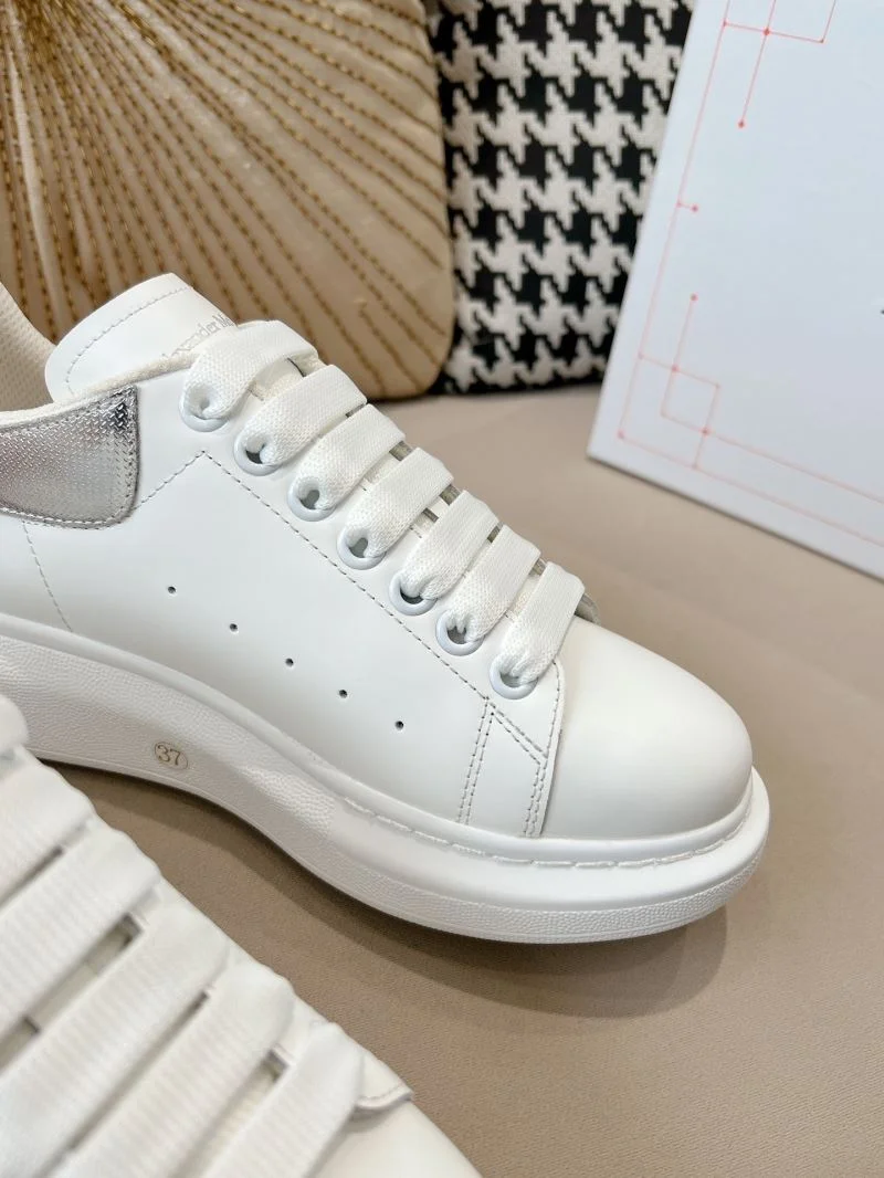 Alexander Mcqueen Low Shoes WaterResistant 16349