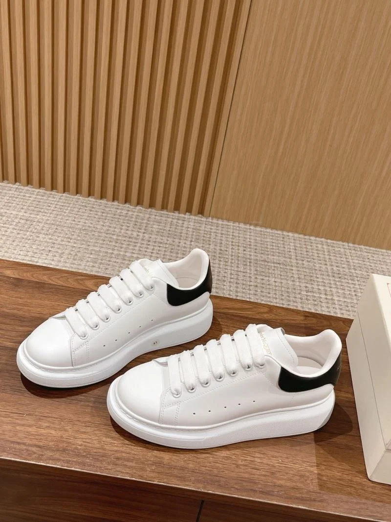 Alexander Mcqueen Low Shoes Minimalist 16346