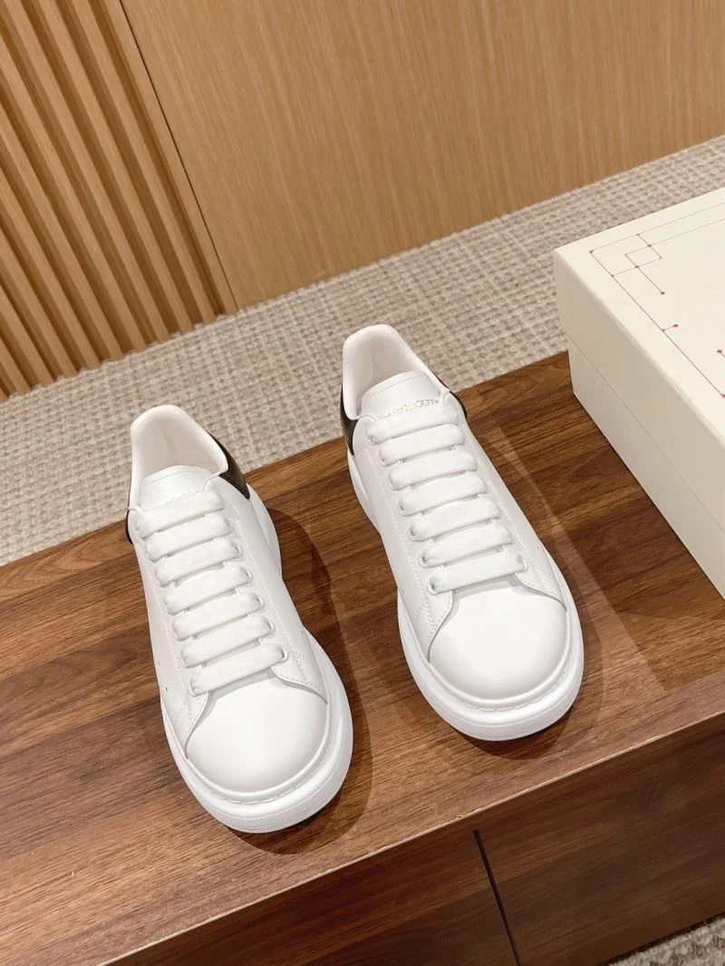 Alexander Mcqueen Low Shoes Minimalist 16346