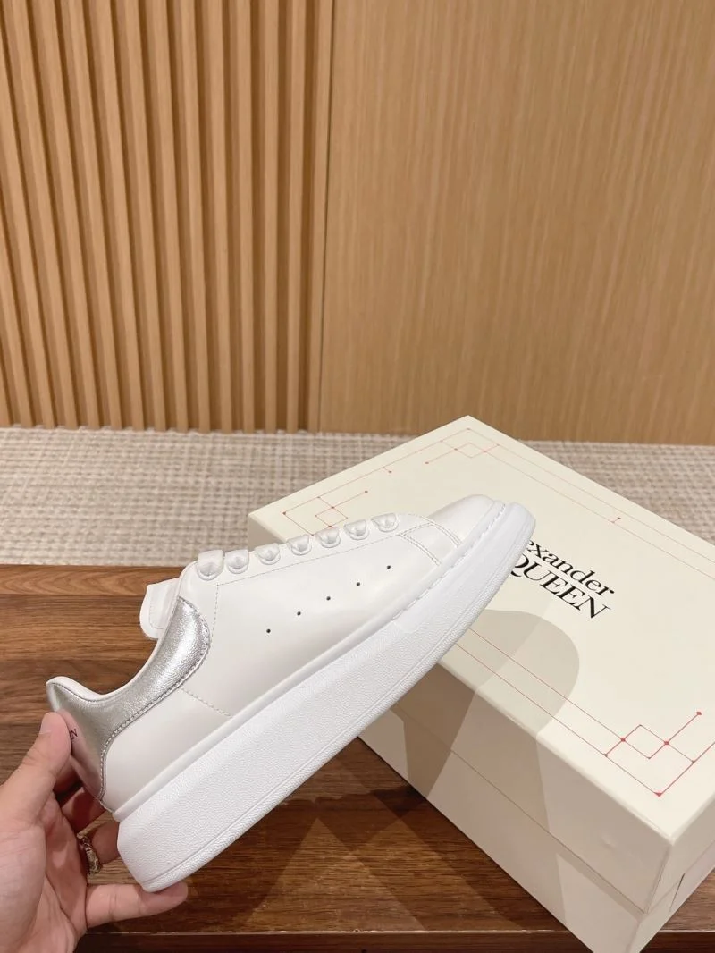 Alexander Mcqueen Low Shoes Reliable 16332