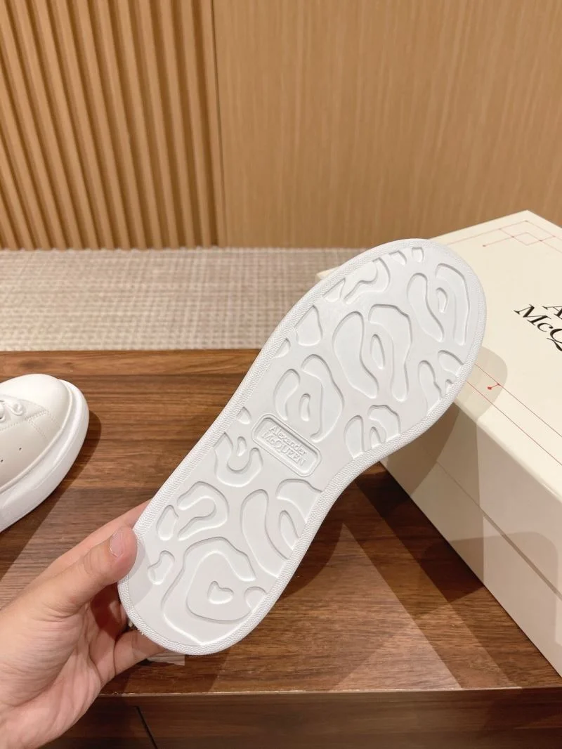 Alexander Mcqueen Low Shoes Reliable 16332