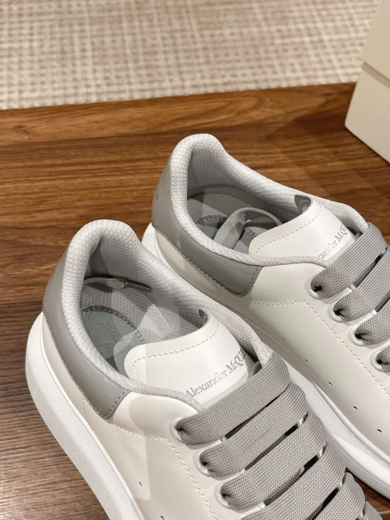 Alexander Mcqueen Low Shoes Chic 16358